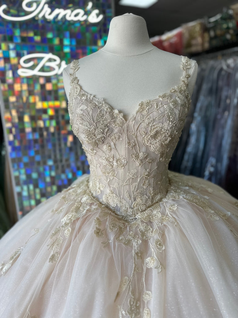 House of Wu 26064 in Almond color size 10