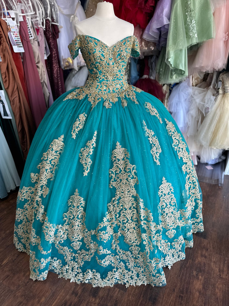 Beautiful off the shoulder Jade colored Mary's MQ2129 size 10