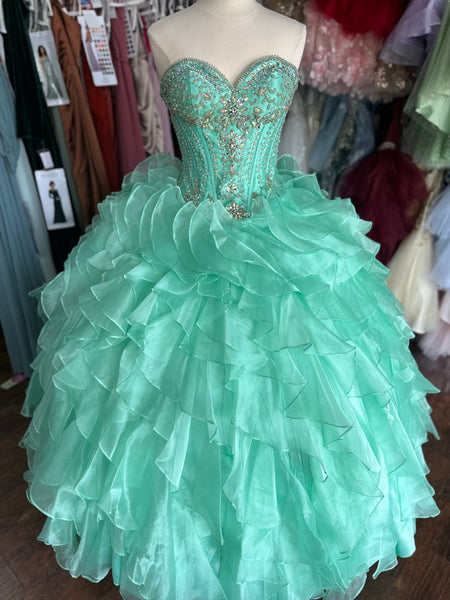 Strapless Quinceanera dress in Mint Color, size 6