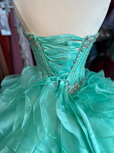Strapless Quinceanera dress in Mint Color, size 6